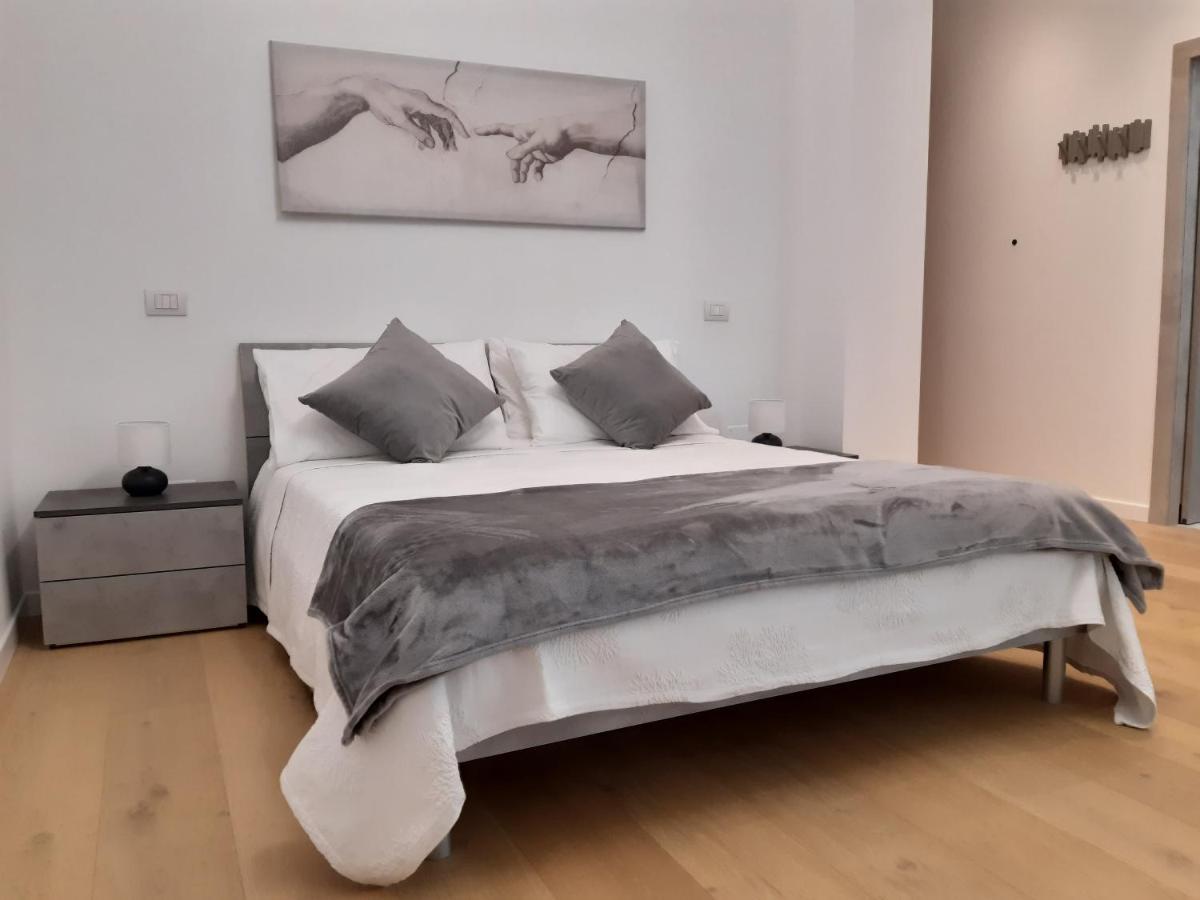 Piazza Mazzini Apartment ليتشي المظهر الخارجي الصورة