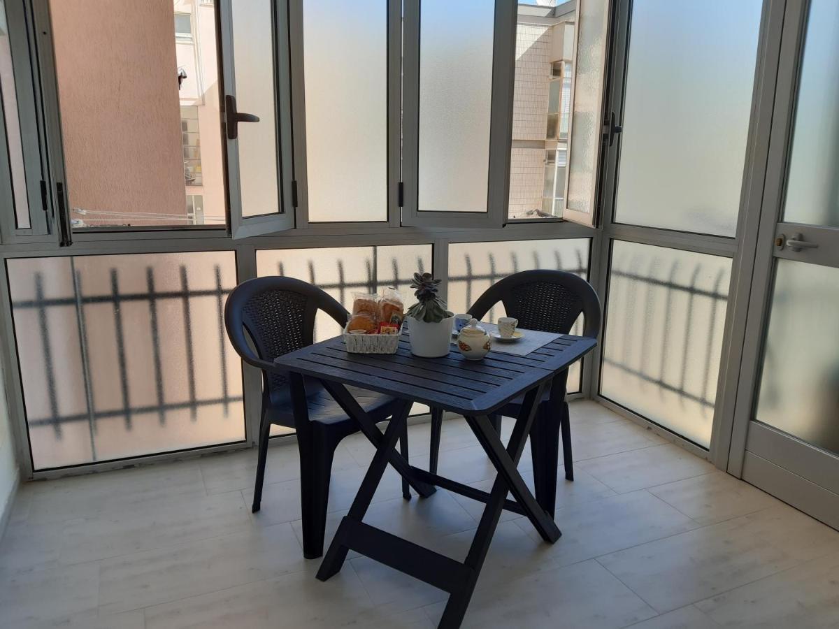 Piazza Mazzini Apartment ليتشي المظهر الخارجي الصورة